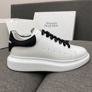 알렉산더 맥퀸  남여공용 스니커즈 586419