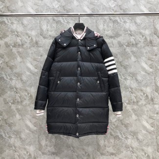 톰브라운 남여공용 패딩 TB8688 블랙