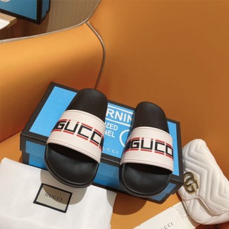 구찌 남여공용 신상 슬리퍼 620339