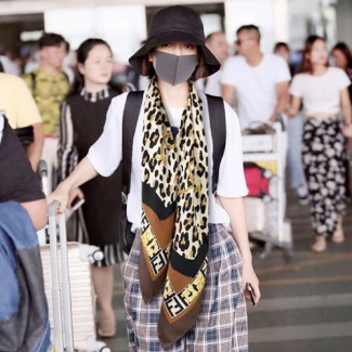 펜디 신상 스카프 FD70228-1