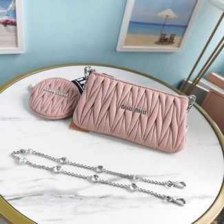 미우미우 샤인 마테라쎄 숄더백 5BH190 핑크