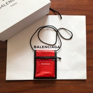 발렌시아가 익스플로러 파우치 스트랩 백  936801 레드