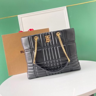 버버리 미디엄 퀼팅 램스킨 롤라 쇼퍼 백 80490591 블랙