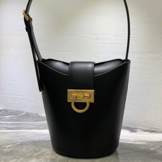 페레가모 트리폴리오 숄더백 (S) 211194 블랙