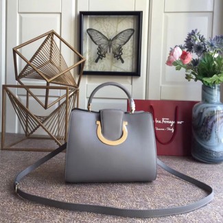 페레가모 아이코닉 탑핸들 숄더백 21G596 그레이