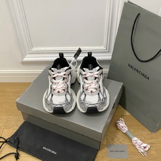 발렌시아가 남여공용 트렉 운동화 656069-3