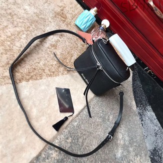 미우미우 마드라스 가죽 숄더백 5BH122 블랙