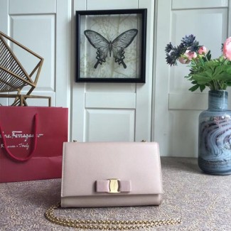 페레가모 지니 체인 숄더백 22B558 핑크