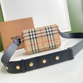 버버리 스몰 호스페리 크로스바디 백 80266081-1