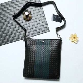 보테가 남성용 신상 크로스백 V99026 블랙&그린