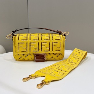 펜디 자수 캔버스 미듐 바게트백 8BR602 옐로우