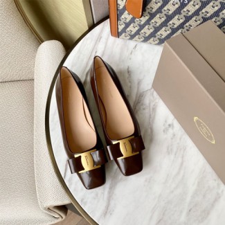 페레가모 신상 로퍼 F38097 가죽 브라운