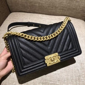 샤넬 보이 미듐 V패턴 플랩백 A67086 캐비어 블랙 금장