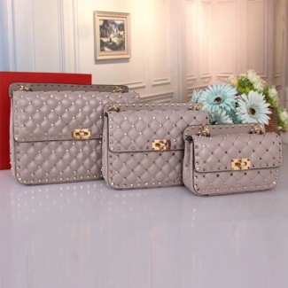 발렌티노 락스터드 스파이크 체인 백 QW1B0123 그레이