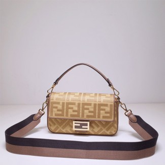 펜디 미듐 패브릭 바게트백 8BR600 베이지