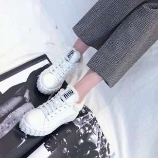 미우미우 신상 스니커즈 57206 화이트