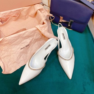 미우미우 신상 샌들 57220 화이트