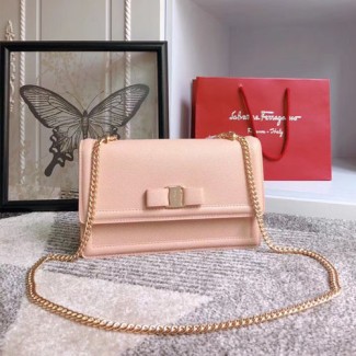 페레가모 바라 미듐 플랩백 21G462 핑크