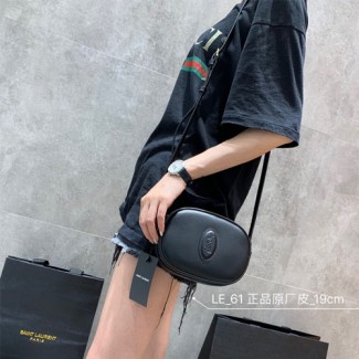 입생로랑 LE 61 카메라백 582673 블랙