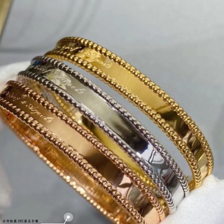 반클리프 신상 팔찌 D99518