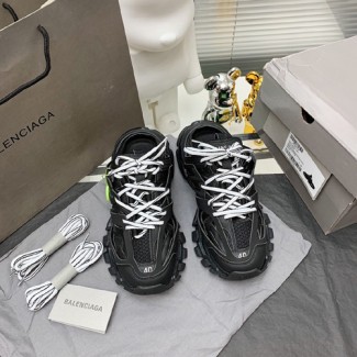 발렌시아가 남여공용 트랙 뮬 653813 블랙